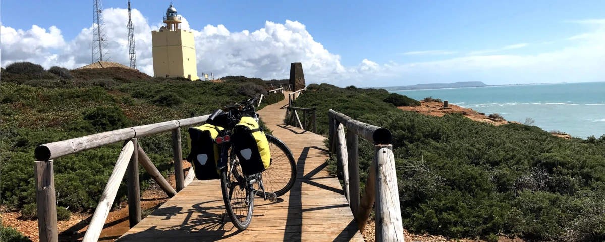 Ruta en bici cerca de Conil entre costa y naturaleza
